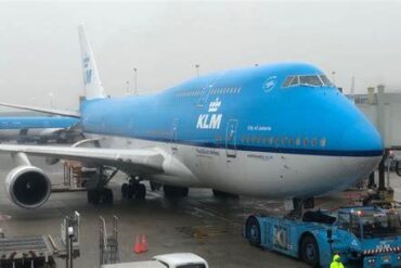 Two-Hour Taxi To Nowhere: KLM Flight Circles Amsterdam Twice Before Giving Up Amid Snow Chaos