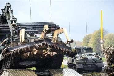 UK Commits to Mid-Life Upgrade of Titan and Trojan Engineering Vehicles Through 2033