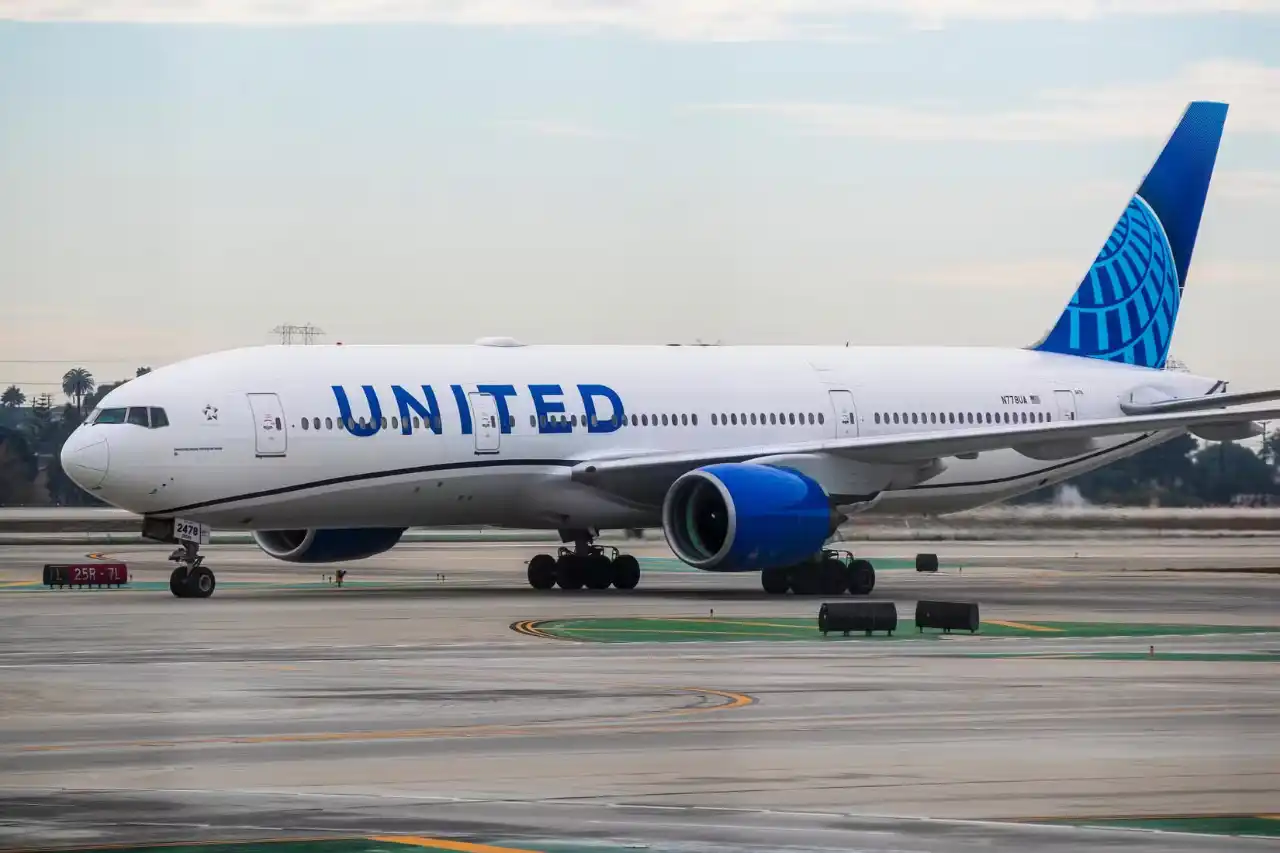 United Airlines’ 364-Seat Boeing 777-200: Full 2026 Route Map and Deployment Strategy