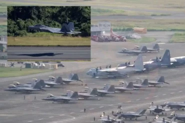 U.S. F-22 Raptors Assert Stealth Supremacy in Operation Absolute Resolve Over Venezuela
