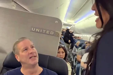 United Removes Passenger After Onboard Confrontation With Off-Duty Flight Attendant