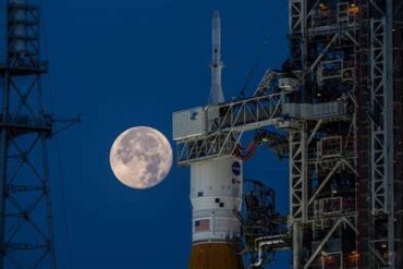 Artemis II Liquid Hydrogen Leak Delays NASA’s Historic Return to the Moon