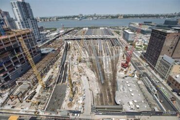 Washington Airport Naming Proposal Tied to Funding Standoff Over New York’s Gateway Project