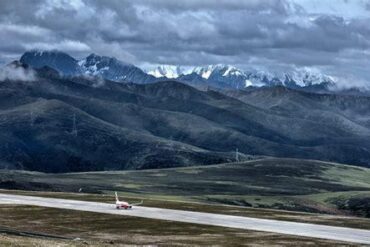 The World's Highest Altitude Airports Still In Operation: Engineering Aviation at the Edge of the Sky