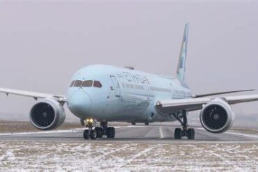 33 Middle Eastern Widebody Jets Stranded Across 13 North American Airports Amid Escalating Airspace Closures 33 Middle Eastern Widebody Jets Stranded Across 13 North American Airports Amid Escalating Airspace Closures
