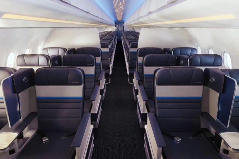 Airbus A321XLR United Airlines premium cabin long range narrowbody