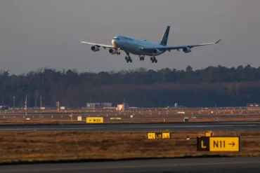 British Airways and Qatar Airways Shift Evacuation Flights to Muscat Amid Middle East Airspace Disruptions