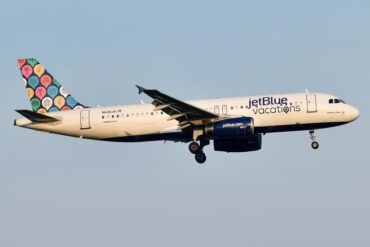 JetBlue Flight Erupts Into Chaos After Passenger Rushes Cockpit And Bites Flight Attendant Before Takeoff