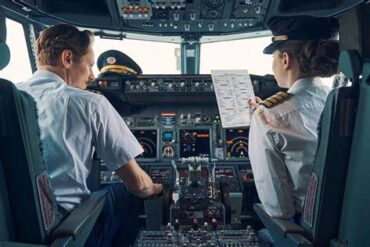 The Real Cost of Becoming an Airline Pilot in the U.S.: From First Lesson to First Officer Seat The Real Cost of Becoming an Airline Pilot in the U.S.: From First Lesson to First Officer Seat