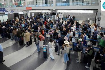 TSA Absentee Crisis Threatens U.S. Airports as Shutdown Disruptions Escalate