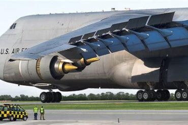 5 Massive US Military Aircraft That Dwarf Commercial Jets