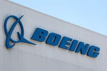 Boeing Reclaims Delivery Lead Over Airbus in Q1 2026 as 737 MAX Surge Reshapes Market Dynamics