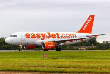 easyJet Flight Forces Passenger Offload at London Southend After Weight Limits Exceeded