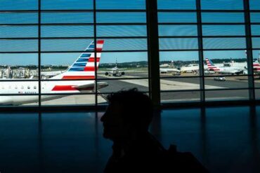 Elite Status Isn’t Enough: American Airlines Passenger Removed From Seat After Boarding Sparks Outrage