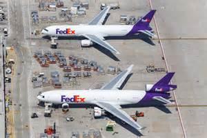 Why FedEx Refuses to Retire the MD-11: The Strategic Logic Behind Keeping a “Dying” Freighter Alive