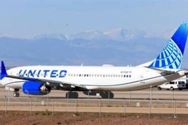 Mid-Air Chaos Forces United Airlines and Jet2 Diversions as Aggressive Passengers Trigger Security Response