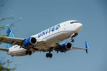United Airlines 737-800 Reports Mid-Air Drone Encounter Near San Diego at 3,000 Feet