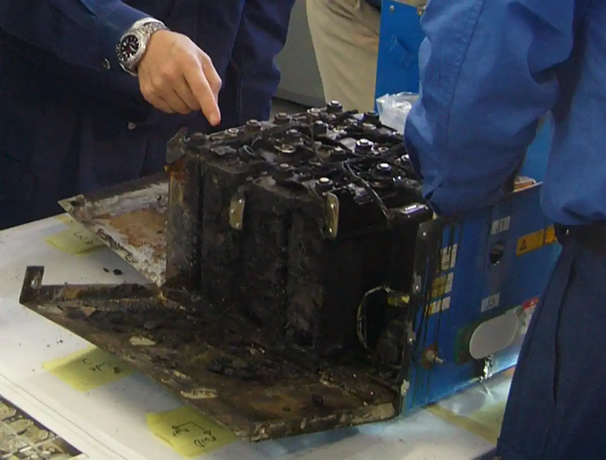 Boeing 787 lithium-ion battery fire damage