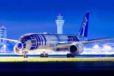 Why the Boeing 787 Dreamliner Uses Two Engine Types: Strategy, Competition, and Performance Explained