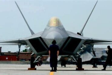 Why The F-22 Raptor’s 30-Hour Maintenance Burden Defines The Reality Of Fifth-Generation Air Dominance