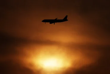 How Geopolitical Crises Are Driving Airlines to Burn More Fuel and Extend Flight Paths