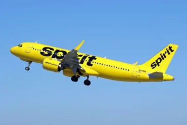 Southwest Airlines Honors Retiring Spirit Captain With Surprise Salute After Airline Shutdown
