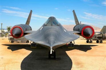The SR-71 Blackbird: The Unbeaten Speed King of Crewed Aviation Since 1976