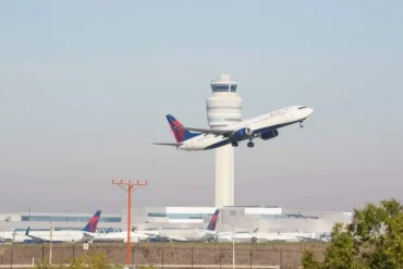 7 Critical Airports That Serve as Global Flight Diversion Hotspots