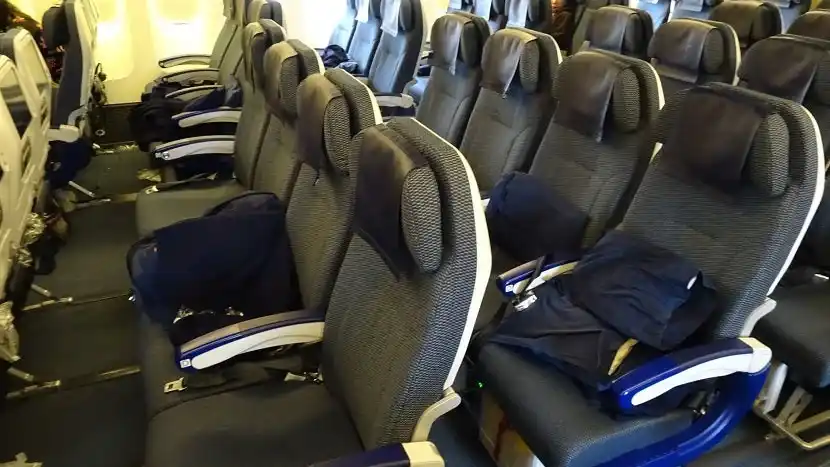ANA Boeing 777 economy cabin legroom New York Tokyo route