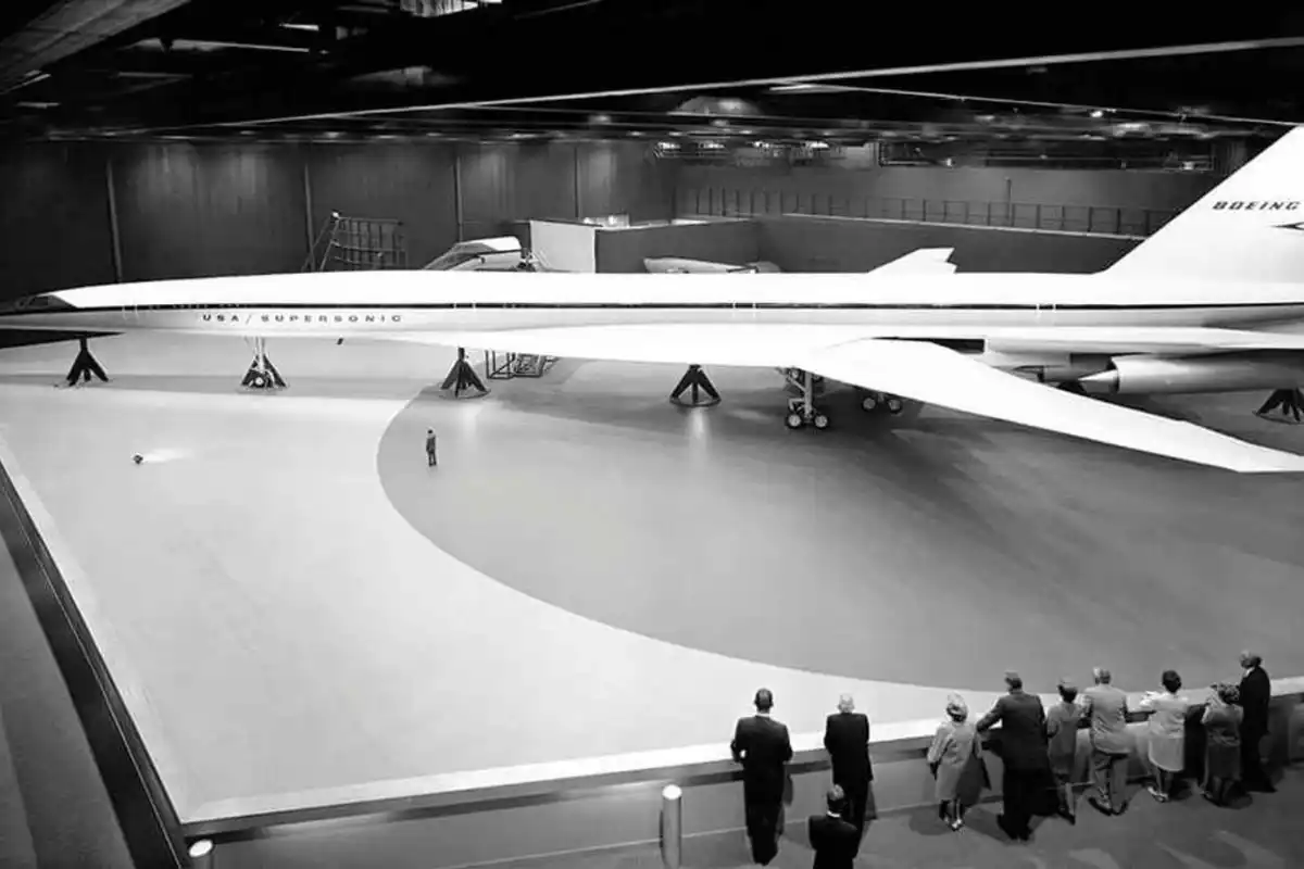 Boeing 2707 fixed delta wing redesign with droop nose concept