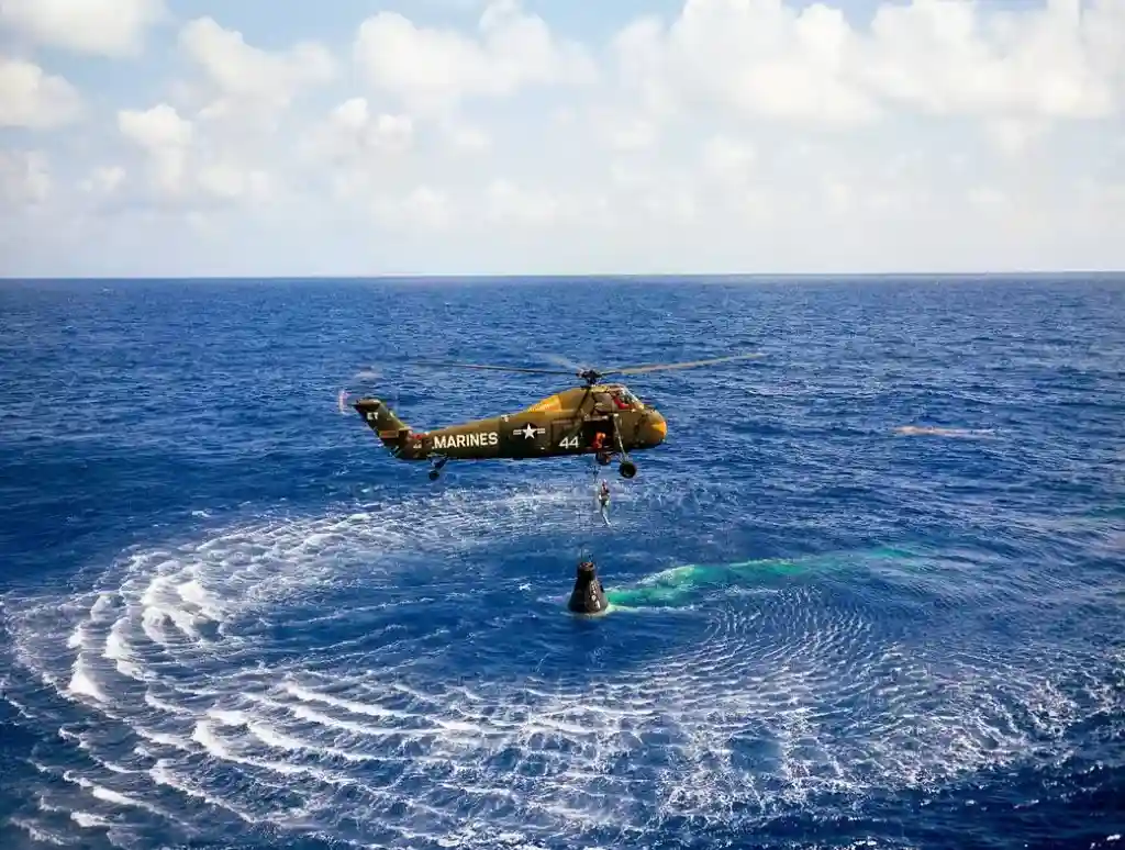 Mercury Freedom 7 capsule recovery in Atlantic Ocean