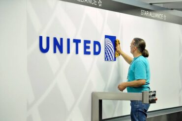United Airlines Checked Bag Fee Changes 2026: Who Still Gets Free Checked Bags and Why It Matters More Than Ever