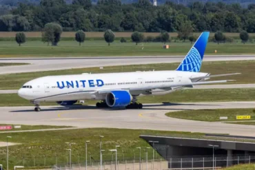 United Airlines Completes First Boeing 777-200ER Starlink Retrofit, Accelerating Long-Haul Connectivity Plans