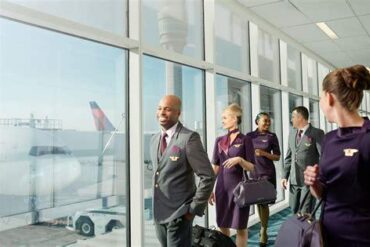 Which Airline Has the Most Flight Attendants in the World? Inside the Aviation Industry’s Largest Cabin Crew Workforces