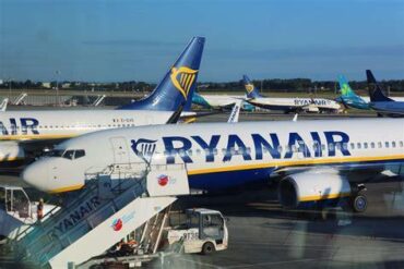 Why Airport Slots—Not Aircraft Range—Remain the Biggest Barrier to Ryanair's Long-Haul Expansion