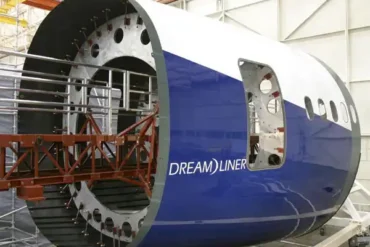 Boeing 787 Dreamliner Carbon Fiber Fuselage: How Composite Technology Revolutionized Aviation And Why Structural Cracks Still Matter