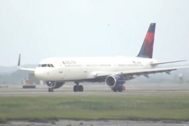 Delta Air Lines Flight 276 Returns to Boston After Cockpit Smoke Forces Mid-Air Transatlantic U-Turn