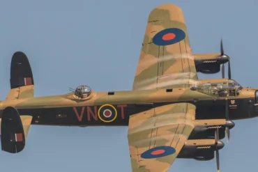 Hand-Built Lancaster Cockpit Replica: A British Engineer’s 20-Year Tribute to WWII Aviation
