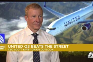 United Airlines CEO Warns Up to 900 Aircraft Are Grounded Worldwide as Engine Crisis Threatens Aviation for Years
