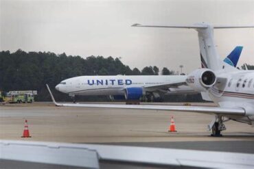 United Boeing 777 Returns To Houston After Mid-Air Engine Fire Triggers Emergency Landing