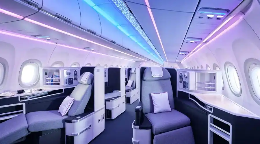Airbus A321XLR aircraft long range narrowbody premium cabin interior