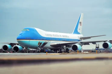 Air Force One Pilot Salary vs Airline Captains: Why Military Aviators Earn Less Than Big Three Widebody Commanders