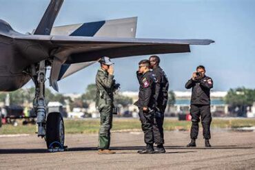 US Air Force Pilot Shortage: Why a $50,000 Bonus Still Can't Keep 1,000 Fighter Pilots in Uniform