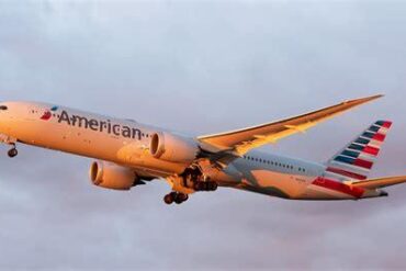 American Airlines Boeing 787 Diverts to Dublin After Odor Incident Leaves Six Cabin Crew Ill