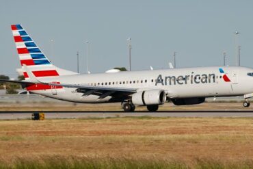 American Airlines Flight Canceled After Suspected Engine Backfire Forces Boeing 737-800 Return to Gate