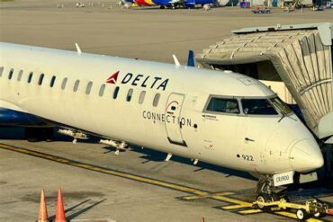 Delta Air Lines Cuts Three JFK Routes as Houston, Memphis and St. Louis Flights Move to LaGuardia