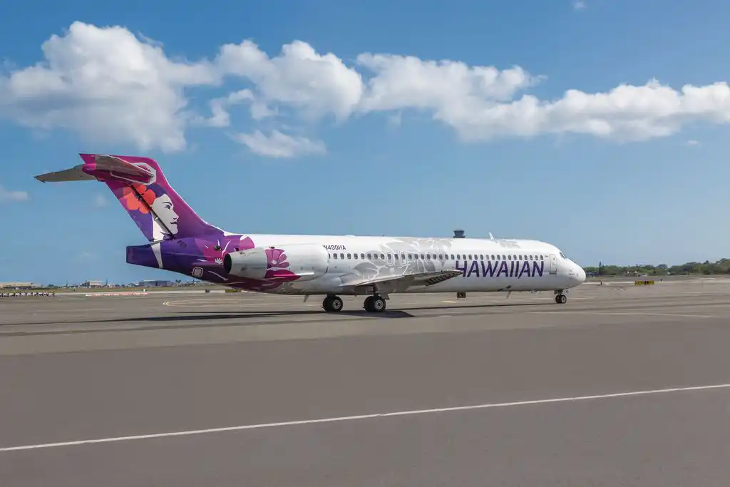 Hawaiian Airlines Boeing 717 aircraft Honolulu Airport Hawaii