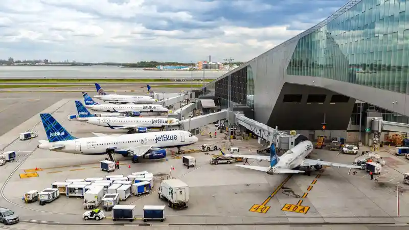 JetBlue Secures $58.5 Million Deal for 22 Former Spirit Airlines Slots at LaGuardia Airport