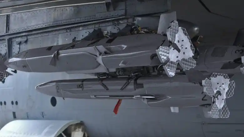 US MALD Decoy System Tricks Enemy Radars by Creating Fake Fighter Jet Targets