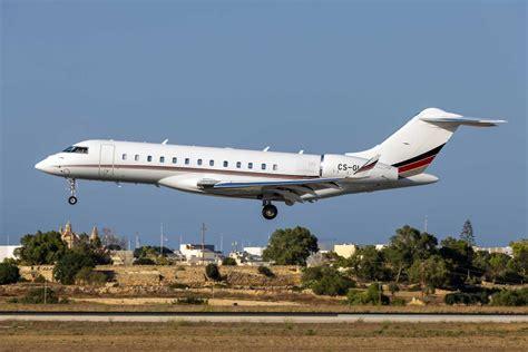 NetJets Global 6500 Crew Reports Near Miss With Unidentified Silver Object During Climb From New York